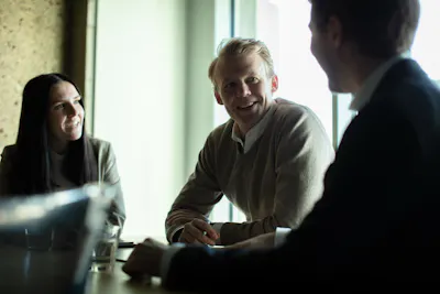 Velg en bedriftsbank som kan mellomstore bedrifter